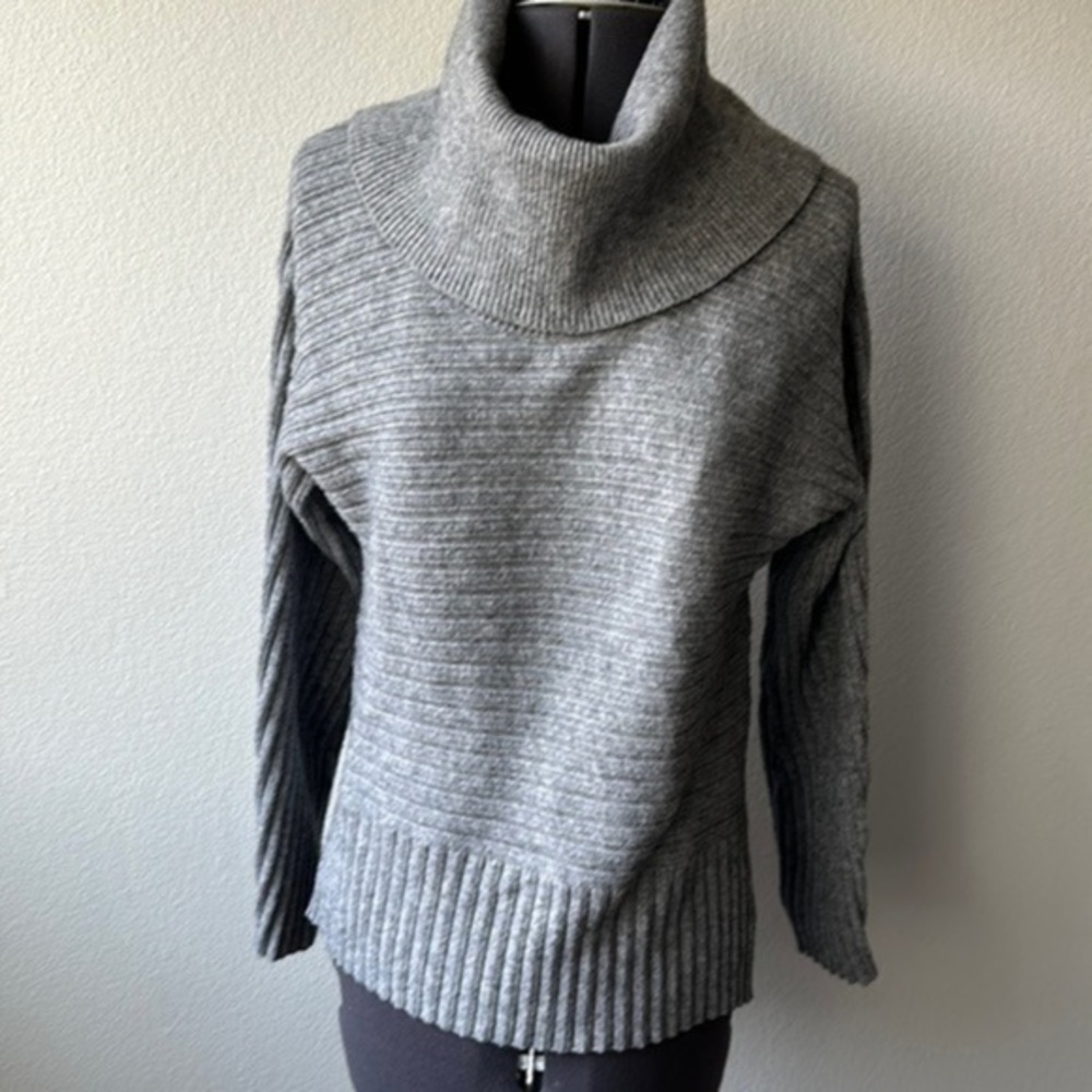 Anthropologie sweater gray turtleneck it ribbed size extra small